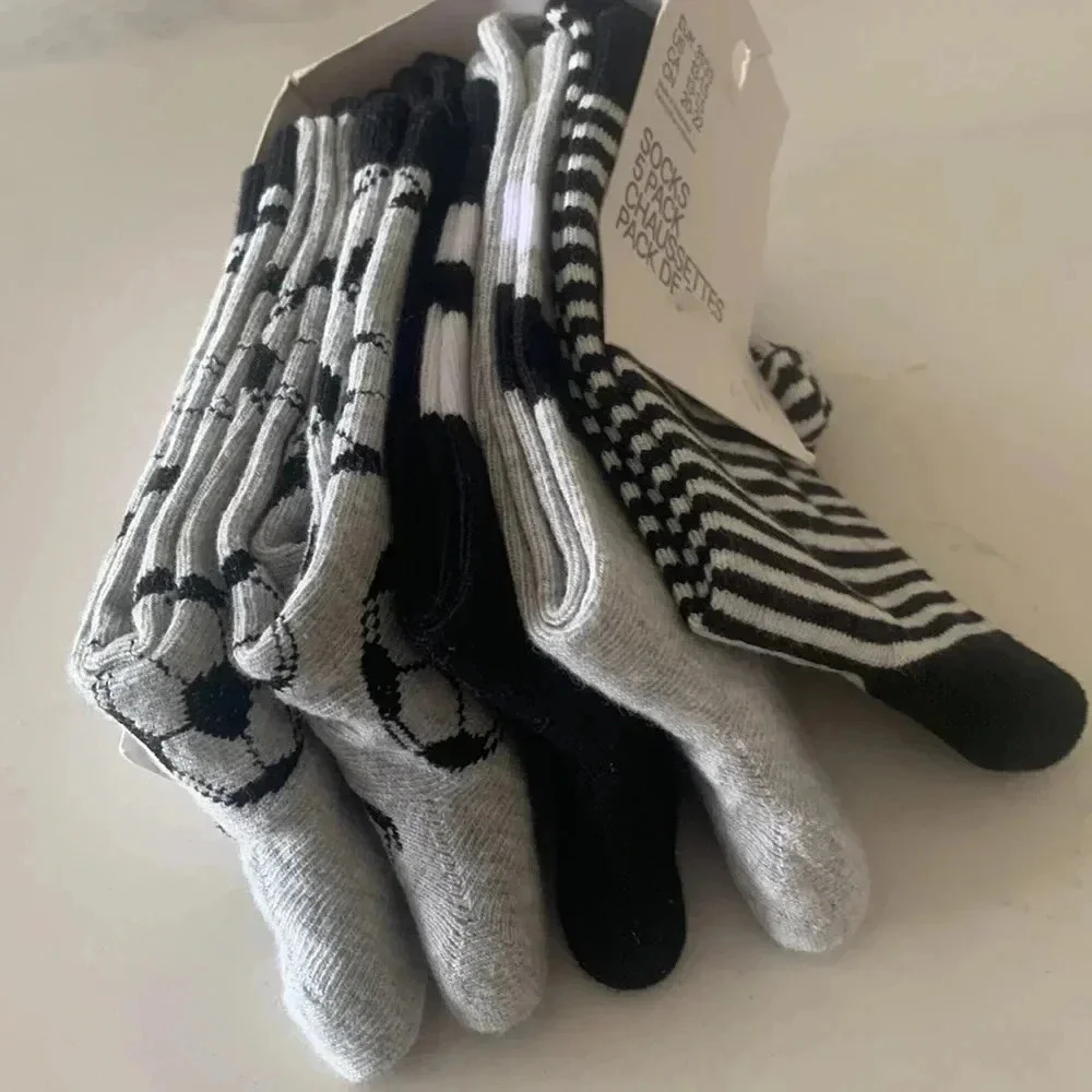 Kids H&M SOCKS new in package 5 pack black white and grey sz 13-1.5